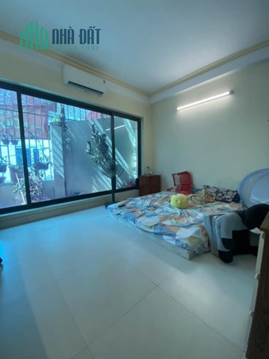 Bán ngôi nhà 59m2 phố Nghi Tàm, Tây Hồ Ô tô đỗ cổng 5 phòng ngủ 10m Ô tô đua 6.8 Tỷ