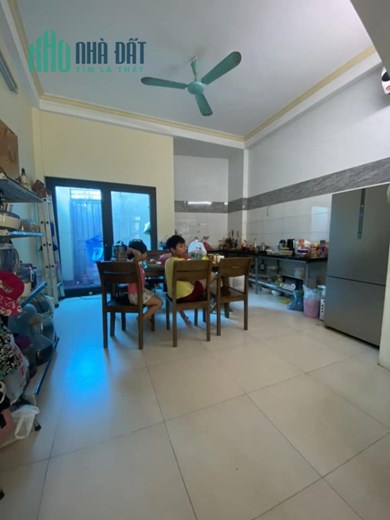 Bán nhà 55m2 phố Nghi Tàm, Tây Hồ Ô tô đỗ cổng 5 phòng ngủ 10m 2 Ô tô tránh 6.8 Tỷ