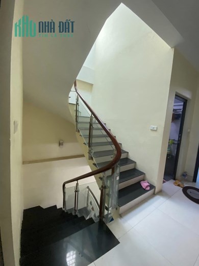 Bán nhà 55m2 phố Nghi Tàm, Tây Hồ Ô tô đỗ cổng 5 phòng ngủ 10m 2 Ô tô tránh 6.8 Tỷ