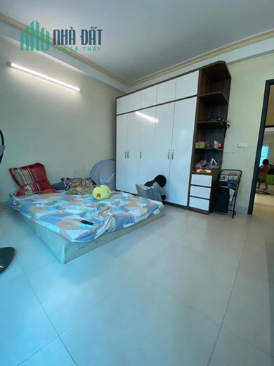 Bán nhà 55m2 phố Nghi Tàm, Tây Hồ Ô tô đỗ cổng 5 phòng ngủ 10m 2 Ô tô tránh 6.8 Tỷ