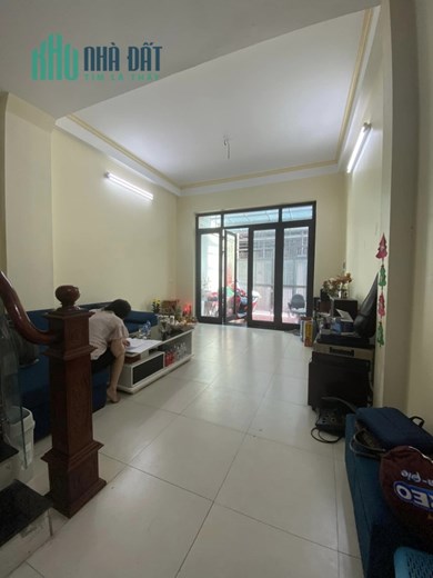 Bán ngôi nhà 55m2 phố Nghi Tàm, Tây Hồ Ô tô đỗ cửa 5 phòng ngủ Ngõ 2 Ô tô tránh 10m 6.8 Tỷ