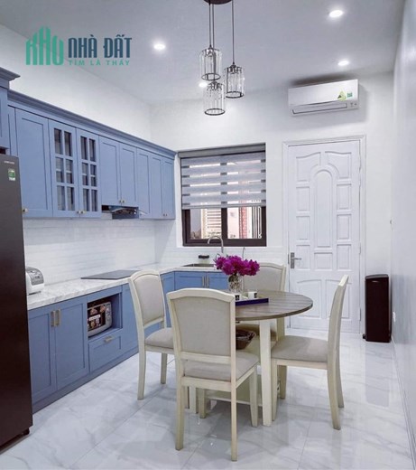 Bán ngôi nhà 58m2 phố Nghi Tàm, Tây Hồ Ô tô đỗ cổng 5 phòng ngủ 10m Ô tô đua 6.9 Tỷ