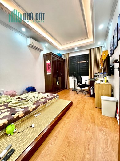 Bán nhà 57m2 phố Nghi Tàm, Tây Hồ Ô tô đỗ cửa 5 ngủ Ngõ 2 Ô tô tránh 10m 6.6 Tỷ
