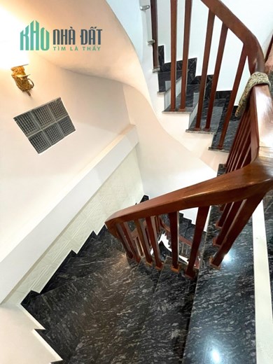 Bán nhà 57m2 phố Nghi Tàm, Tây Hồ Ô tô đỗ cửa 5 ngủ Ngõ 2 Ô tô tránh 10m 6.6 Tỷ