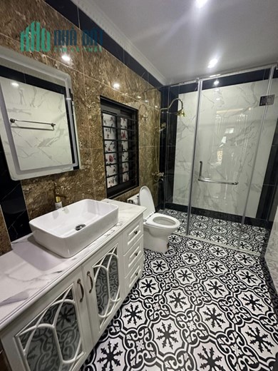 Bán ngôi nhà 107m2 phố Nghi Tàm, Tây Hồ Biệt thự VIP Thang máy Ngõ Ô tô tránh 10m 19.5 Tỷ