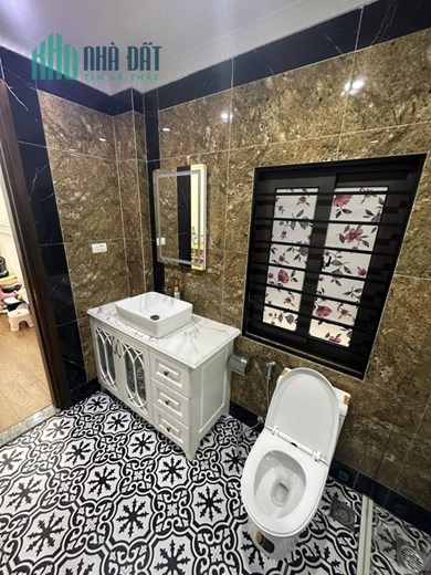 Bán ngôi nhà 105m2 phố Nghi Tàm, Tây Hồ Biệt thự Đẳng cấp Thang máy Nhập khẩu 10m ngõ Ô tô tránh