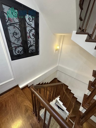 Bán căn nhà 109m2 phố Nghi Tàm, Tây Hồ Biệt thự Nghỉ dưỡng Thang máy Nhập khẩu 10m Ô tô tránh 19.7