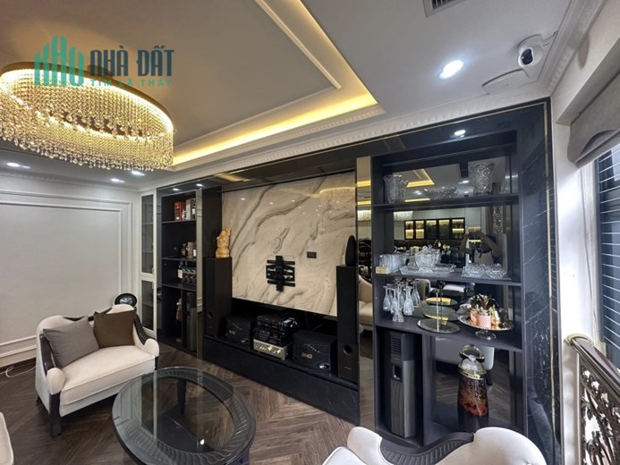 Bán nhà 108m2 phố Nghi Tàm, Tây Hồ Biệt thự Đẳng cấp Thang máy 10m Ô tô đua 19.9 Tỷ