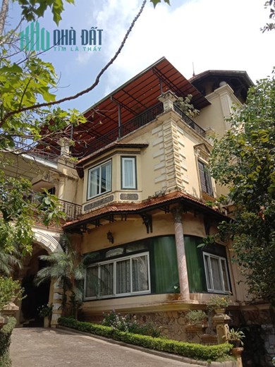 TÒA BIỆT THỰ , SÂN VƯỜN, KINH DOANH ĐỈNH CAO VỚI THƯƠNG HIỆU NHÀ HÀNG LƯU GIA TRANG ĐẲNG CẤP 5 SAO