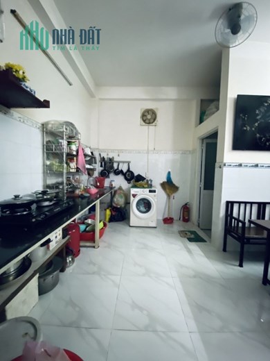 Nhà HXH thông vòng quanh 686 Cách mạng tháng 8 Tân Bình 51m2 chỉ 6 tỷ 5