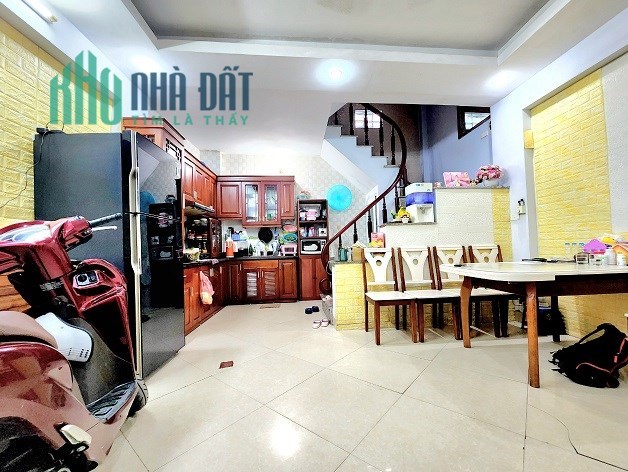 PHÂN LÔ NGUYỄN VĂN HUYÊN – Ô TÔ ĐỖ CỬA, KINH DOANH ĐỈNH, 5T X 41M2, 6 TỶxx