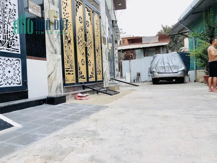 Bán nhà đường CMT8  - Quận Tân Bình - HXH - 3Tầng - Chỉ 4Tỷ.