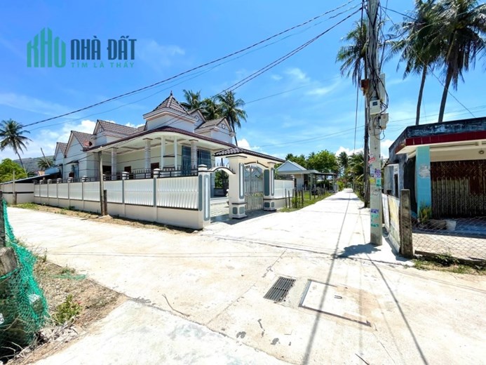 Lô Góc Thôn Xuân Tự 1 - Vạn Hưng - Vạn Ninh Cần Bán  470m2 , có 100m2 thổ cư 8,5 triệu / m2