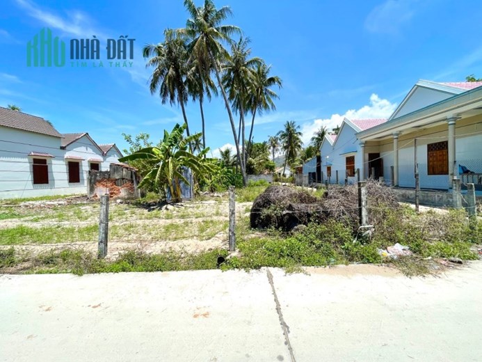 Lô Góc Thôn Xuân Tự 1 - Vạn Hưng - Vạn Ninh Cần Bán  470m2 , có 100m2 thổ cư 8,5 triệu / m2