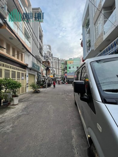 BÁN NHÀ BIỆT THỰ CÁCH MẠNG THÁNG TÁM TÂN BÌNH, 3 TẦNG, NGANG 6.1X33, 198M2, NHĨNH 20 TỶ.