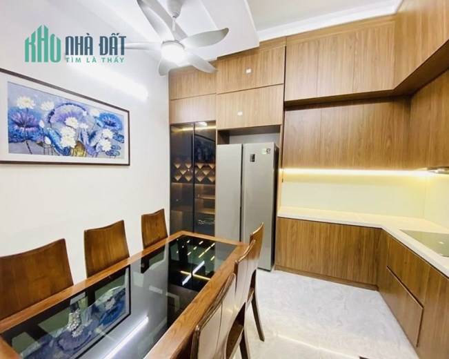Bán Hiếm nhà PHÂN LÔ – Ô TÔ ĐỖ CỬA 35Mx6T Lạc Long Quân nhỉnh 5 tỷ