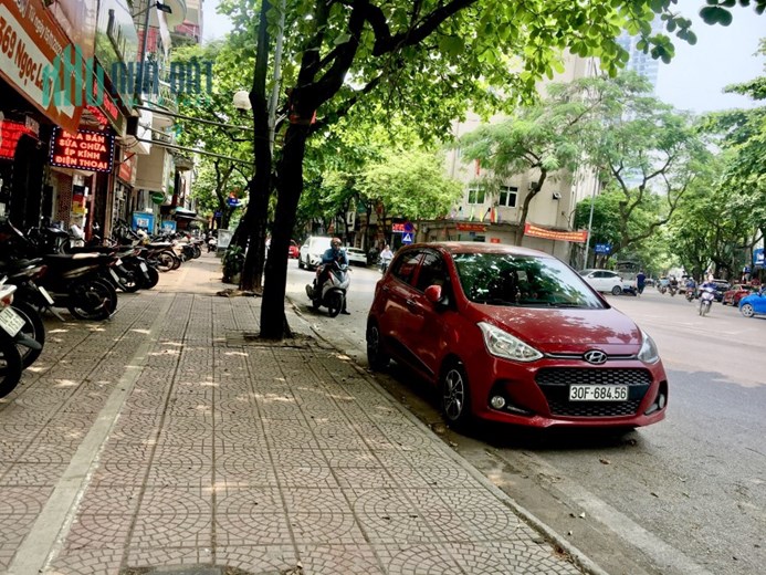 HIẾM. Chỉ hơn 2 tỷ có ngay nhà Ngọc Lâm, Long Biên. Ở ngay. Gần 30m2, 3PN. 0977 399 523