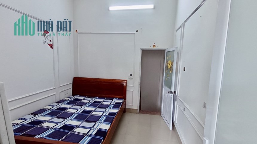 HIẾM. Chỉ hơn 2 tỷ có ngay nhà Ngọc Lâm, Long Biên. Ở ngay. Gần 30m2, 3PN. 0977 399 523