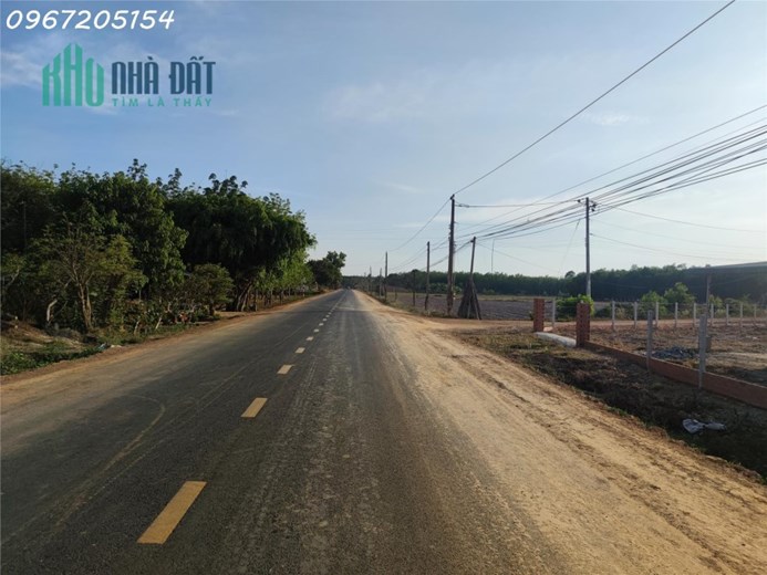 Bán cực gấp - DT 1000m2 mặt tiền 22m giá chỉ 360tr, SHR