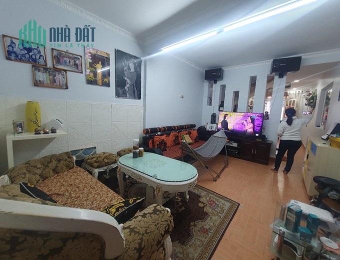 tôi  chính chủ NHÀ 2 TẦNG 80 M2, HẺM XE HƠI, P LINH TÂY THỦ ĐỨC CHỈ 3.5 TỶ