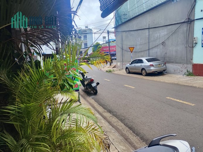 Cần bán nhanh nhà mặt tiền đường Phan Đình Giót, Phường Hoa Lư, TP Pleiku, Gia Lai