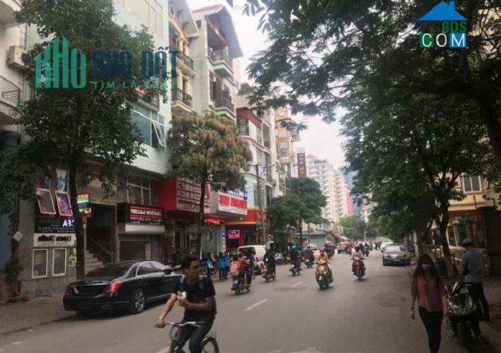 View 2 hồ Chỉ 16 tỷ bán luôn nhà Ngõ Ô tô tránh nhau - Nguyễn Ngọc Vũ 70m2x7T, MT 4,5m, sđcc