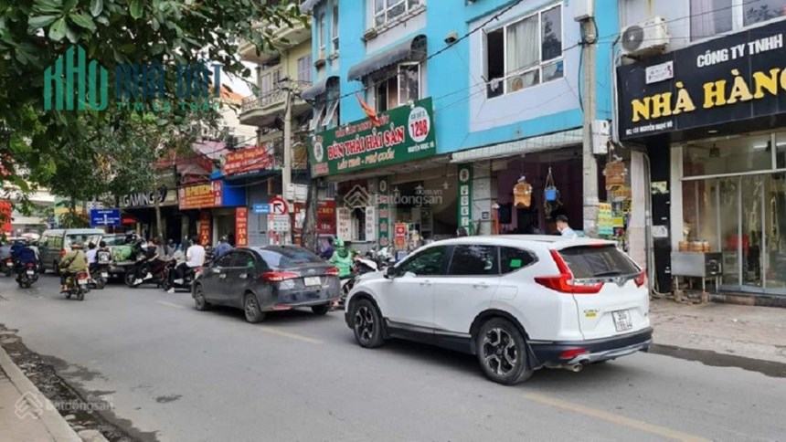 View 2 hồ Chỉ 16 tỷ bán luôn nhà Ngõ Ô tô tránh nhau - Nguyễn Ngọc Vũ 70m2x7T, MT 4,5m, sđcc