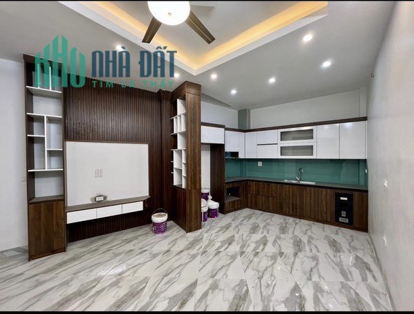 Cực hiếm. Bán nhà phố Tân Mai, Hoàng Mai. 40m2 x 6 Tầng. Ô TÔ. GẦN PHỐ. Hơn 4 Tỷ. 0968084286