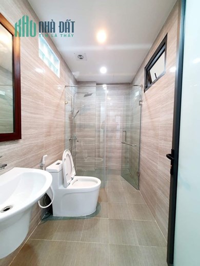 Bán nhà phố Trương Định, 30m x 5 , nhà mới xây, vào ở luôn