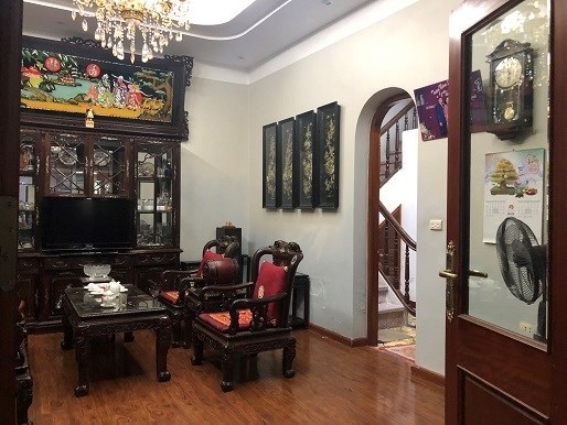 Cho thuê nhà tại Ngách 15/32 ngõ 127 Văn Cao, Liễu Giai, Hà Nội  tầng 1,2 trong nhà 3 tầng, trung
