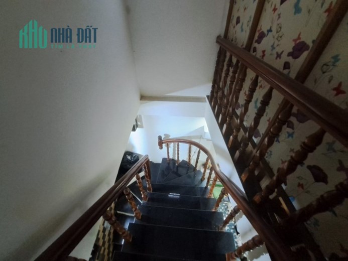 Gần mặt tiền 62m2 3 tầng sát Hậu Giang Quận 6 nhỉnh 4 tỷ.