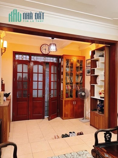 Nhà Bạch Mai Gần Chợ Mơ, Hàng xóm Đại học, DT42m2, giá 3.8 tỷ.