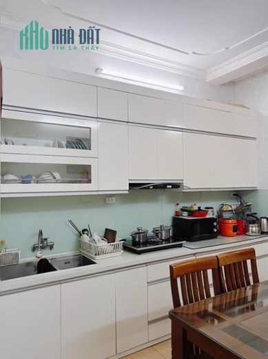 Nhà Bạch Mai Gần Chợ Mơ, Hàng xóm Đại học, DT42m2, giá 3.8 tỷ.