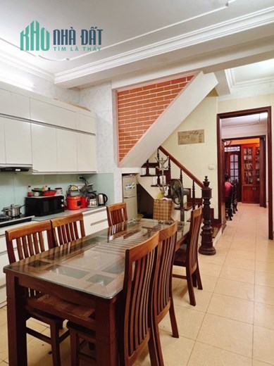 Nhà Bạch Mai Gần Chợ Mơ, Hàng xóm Đại học, DT42m2, giá 3.8 tỷ.