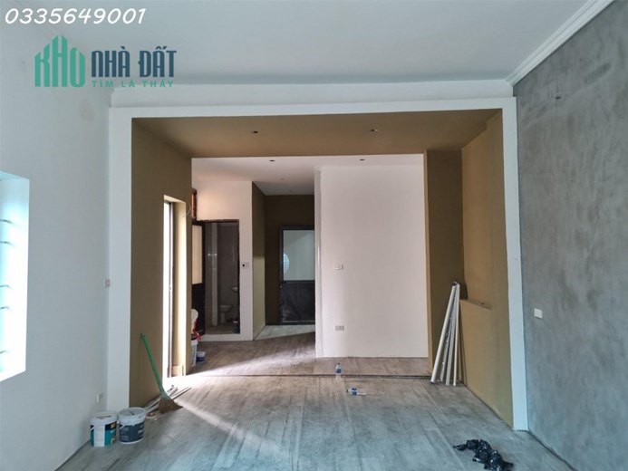 Cho thuê nhà tầng 2 mặt đường chính chủ Nguyễn Trãi