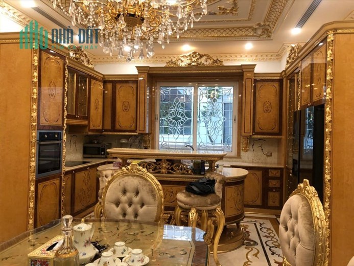 Biệt thự Vinhome Riverside siêu đẹp, view hồ, full nội thất Ý, 339m, mặt tiền: 16m, 129 tỷ