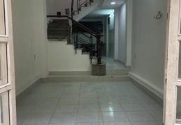 CHO THUÊ NHÀ HẺM 1 TRIỆT 2 LẦU 120M2 GẦN NGÃ TƯ HÀNG XANH