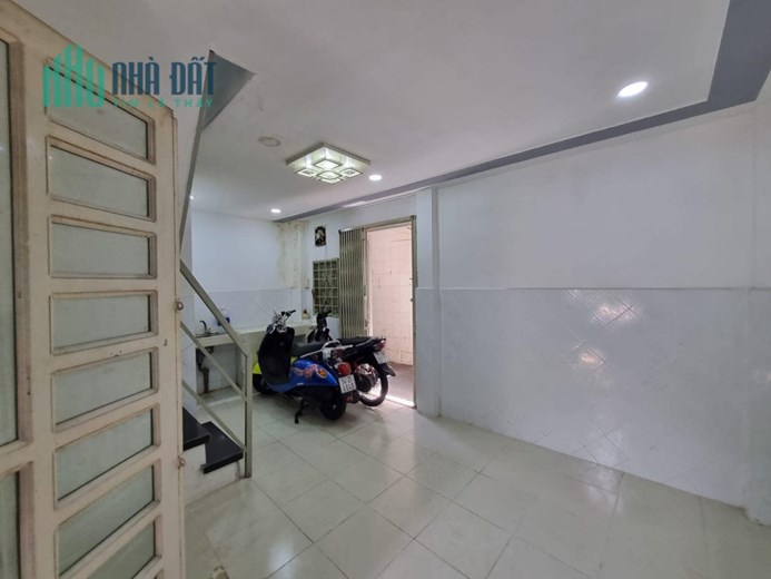 TT Q10-2 MẶT HẺM TRƯỚC SAU-HẺM 3M, XE HƠI ĐẬU CÁCH 5M, 20M RA MẶT TIỀN-3 TẦNG,3WC-HOÀN CÔNG-NHỈNH 3