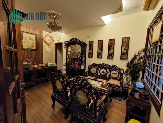 Nhà đẹp ĐÊ LA THÀNH 53m 4 tầng 5.4 tỷ nhà vượng khí vali ở luôn ô tô 10m