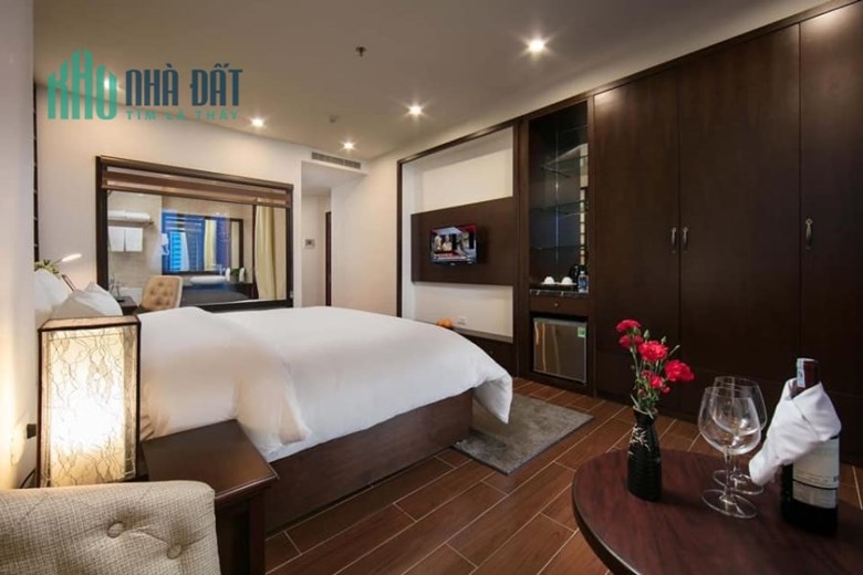 Bán nhà mặt phố Nguyễn Chí Thanh, Đống Đa 39m, mt 5.2m. Giá: 17.7 tỷ
