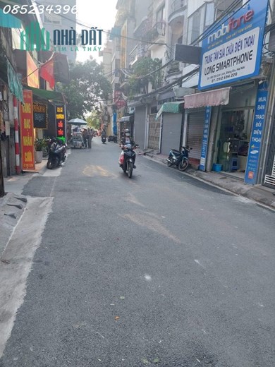 Bán mảnh đất phố Nguyễn Khánh Toàn, Cầu Giấy, 30m2, mặt tiền rộng, giá 2.75 tỷ.