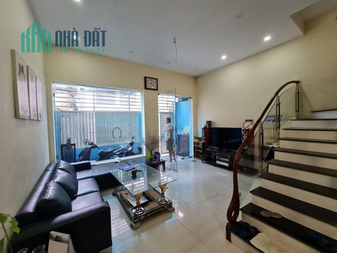 Nhà đẹp dân xây phố BỒ ĐỀ, ngõ ô tô thông, DT 60m2 x 4T, MT 5.4m, giá 7 tỷ.
