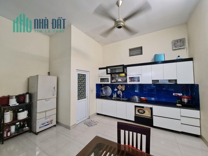 Nhà đẹp dân xây phố BỒ ĐỀ, ngõ ô tô thông, DT 60m2 x 4T, MT 5.4m, giá 7 tỷ.