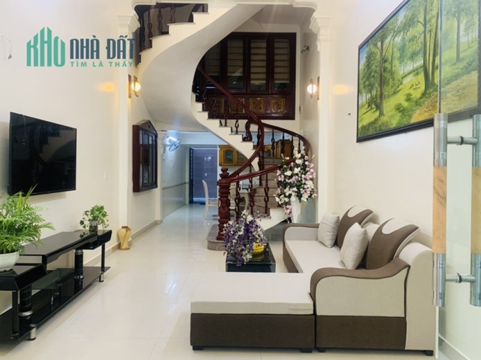 CT Cho thuê nhà văn cao 90M oto tận cửa  full đồ giá 18 tr