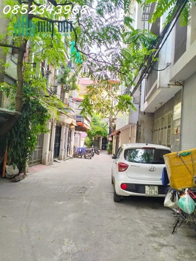 Bán nhà phố Hoa Bằng, Cầu Giấy, 37m2, 5 tầng, 10m ra ô tô tránh, 2 thoáng, giá 4.55 tỷ
