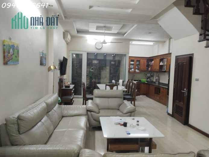 Bán nhà phố Vũ Ngọc Phan, 76m 4t, Mt.5.2m, giá 9,5 tỷ