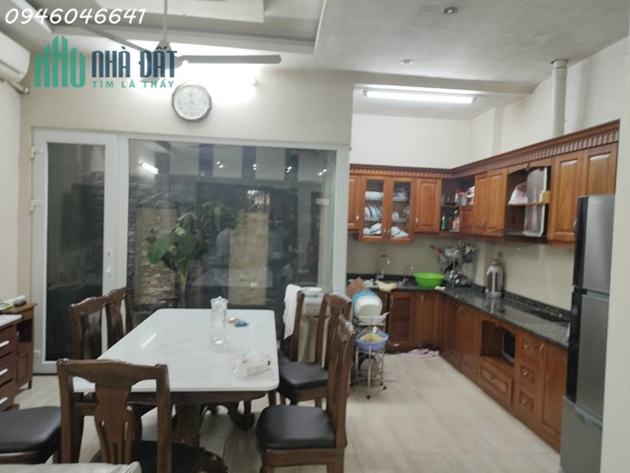 Bán nhà phố Vũ Ngọc Phan, 76m 4t, Mt.5.2m, giá 9,5 tỷ