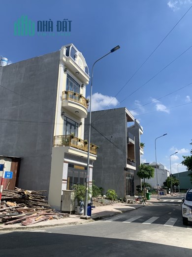 Chính chủ ra gấp lô đất ngay Vincom Dĩ An, buôn bán sầm uất, Chỉ 3.05 Tỷ
