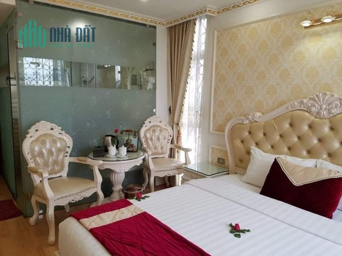 Bán Khách Sạn Phố Cổ,7 Tầng Thang Máy,Dòng tiền 1.8 tỷ/năm,Diện tích 90m2,Giá 39.5 tỷ
