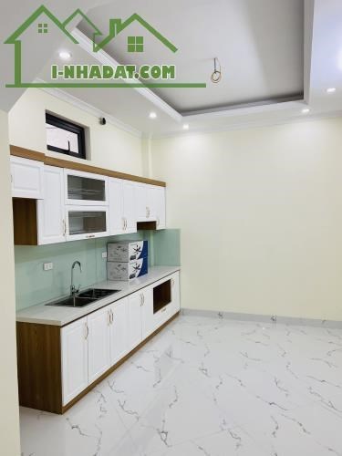 Bán nhà đường Ngọc Hồi 37m2 * 5T, ngõ nông, 500m Bến Xe Nước Ngầm 2,8 tỷ